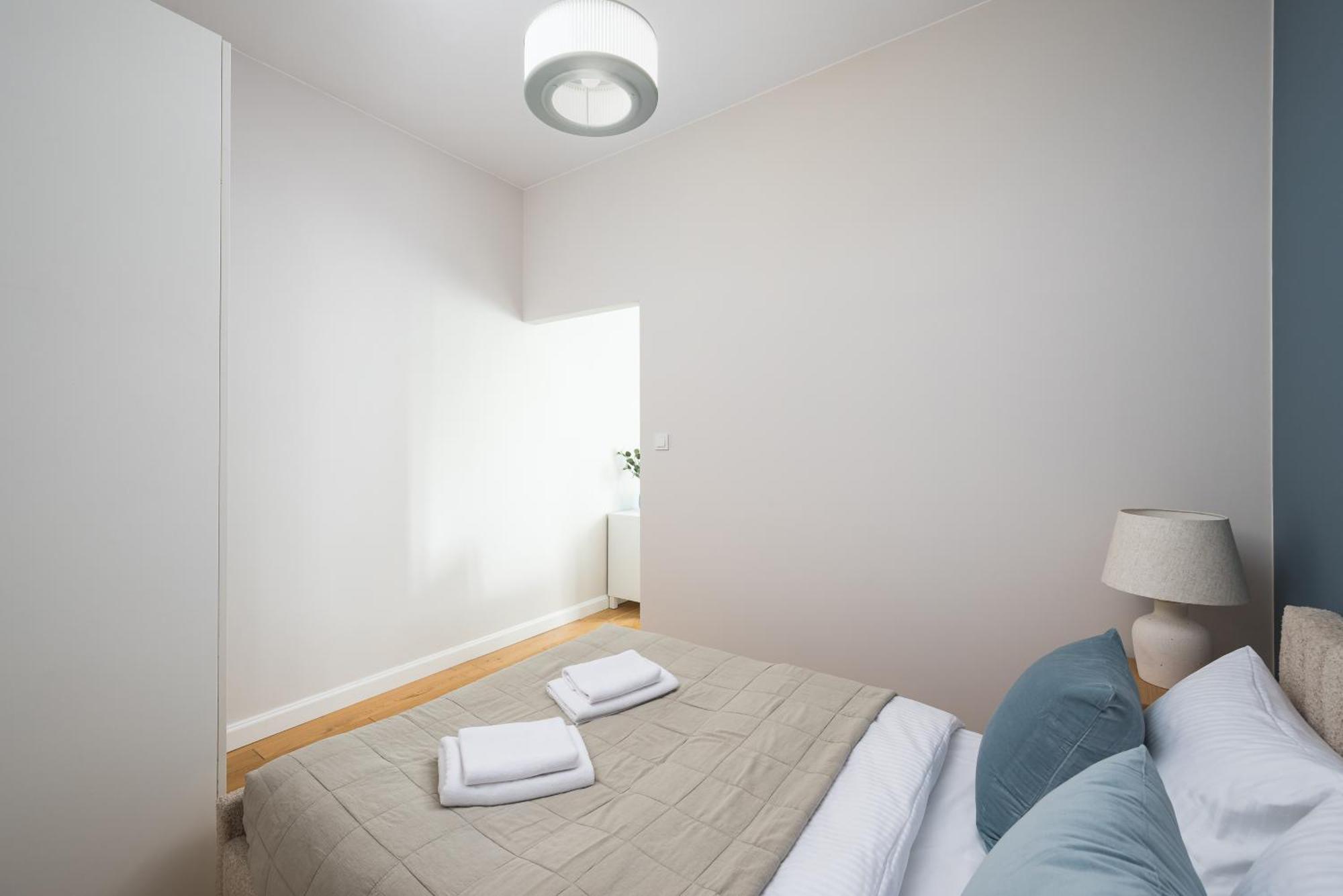 Wola Ratusz Homely Apartment Warszawa Exteriör bild