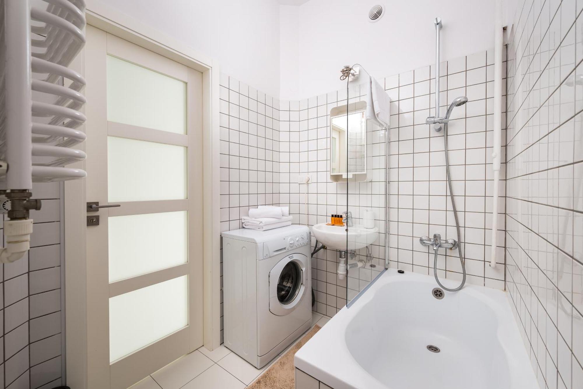 Wola Ratusz Homely Apartment Warszawa Exteriör bild